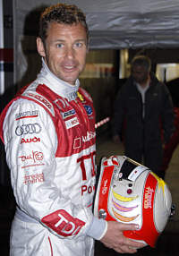 Tom Kristensen støttede under weekendens løb på Sebring-banen i USA brystkræftkampagnen Breast Friends ved at bære Breast Friends logo på sin hjelm samt køredragt. Disse samleobjekter sættes nu til salg på www.bruun-rasmussen.dk. Alle de indsamlede penge går ubeskåret til forskning i forebyggelse og behandling af brystkræft.